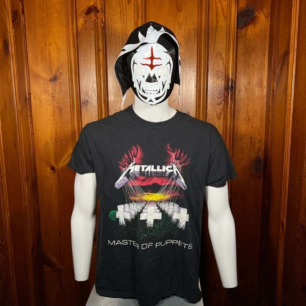 Metallica Large Grunge Band Tee Black Master of Puppets Graphic